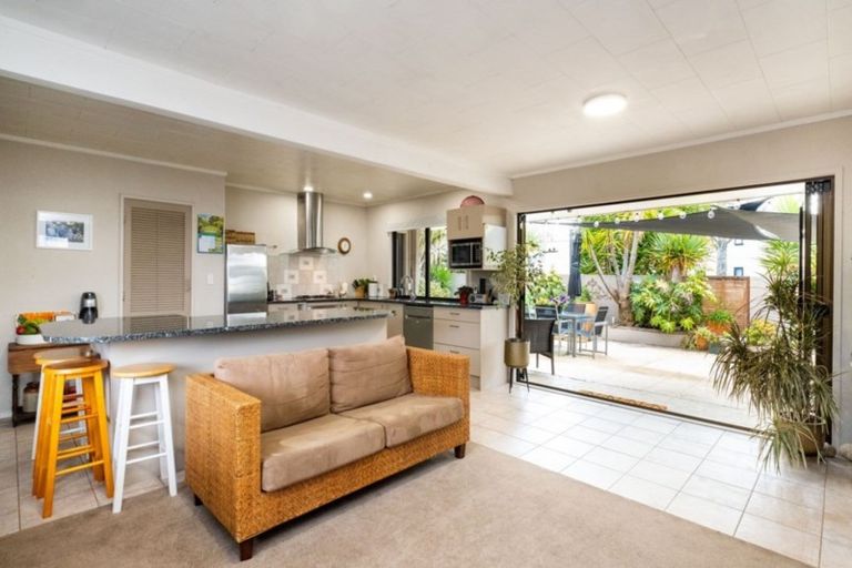 Photo of property in 8 Mckeefry Avenue, Greenmeadows, Napier, 4112
