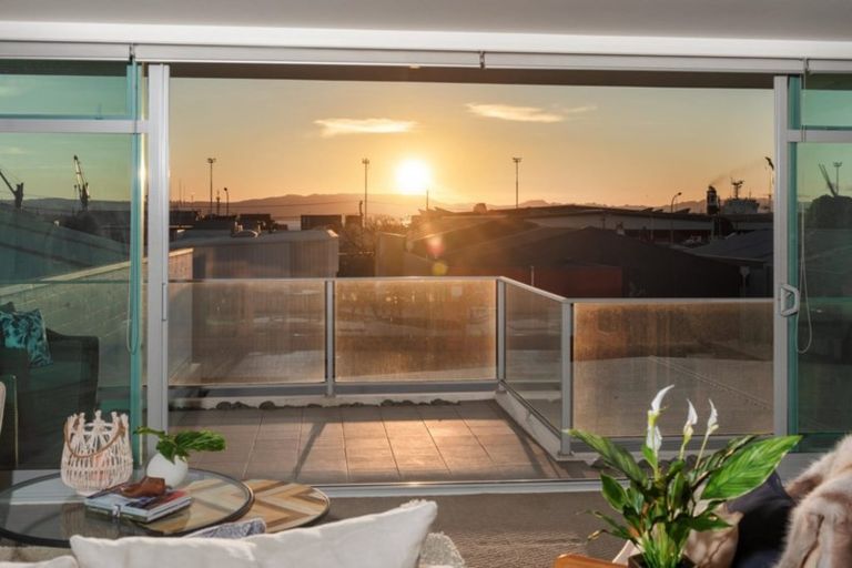 Photo of property in Palm Cove Apartments, 201/6 Tawa Street, Mount Maunganui, 3116