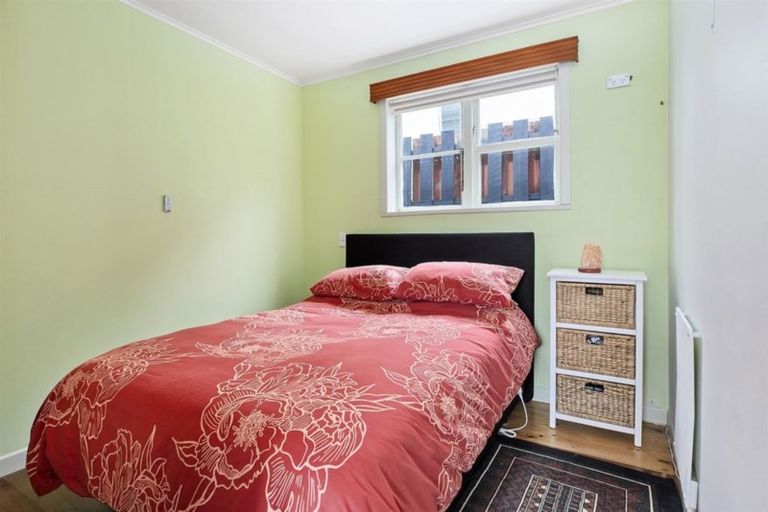 Photo of property in 42 Porritt Avenue, Mount Victoria, Wellington, 6011