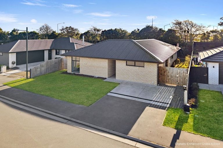 Photo of property in 19 Dalwood Crescent, Rolleston, 7614