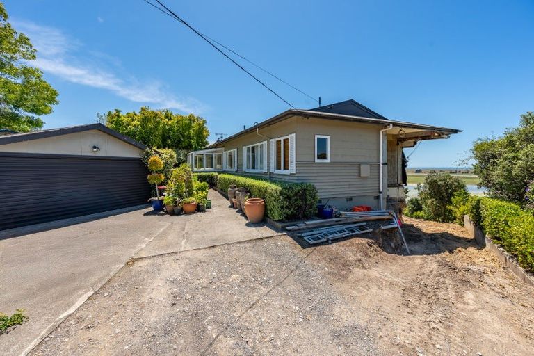 Photo of property in 290 Poraiti Road, Poraiti, Napier, 4182