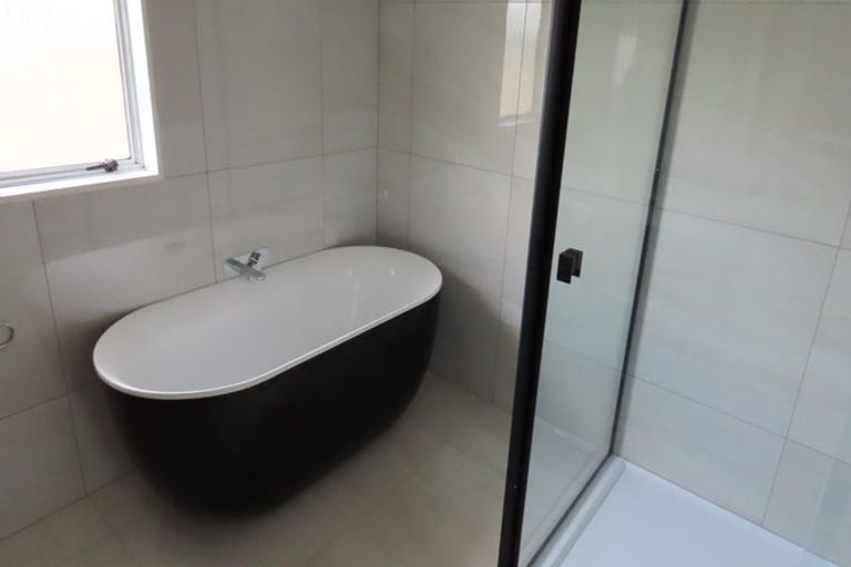 Photo of property in 77 Chichester Drive, Rosehill, Papakura, 2113