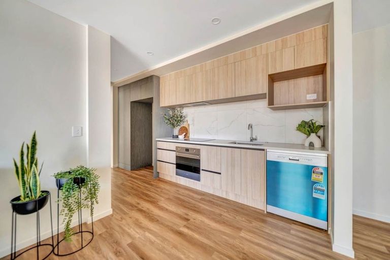 Photo of property in 1/1g Dishys Road, Flat Bush, Auckland, 2019