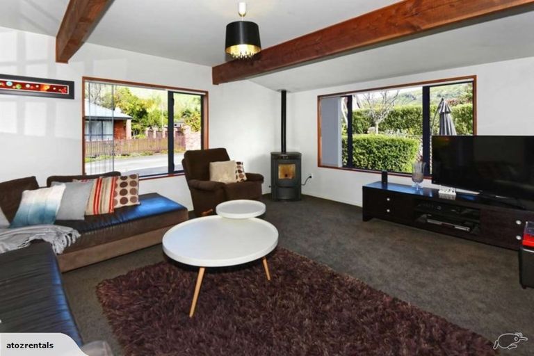 Photo of property in 1 Carinya Lane, Heathcote Valley, Christchurch, 8022