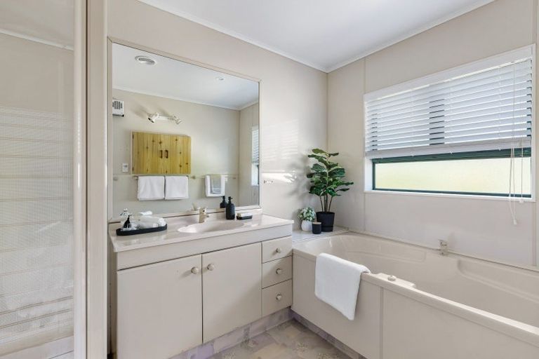 Photo of property in 14 Laurie Street, Red Beach, 0932