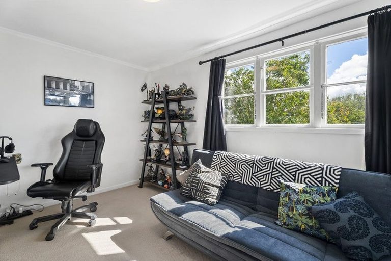 Photo of property in 2/103 Vipond Road, Stanmore Bay, Whangaparaoa, 0932