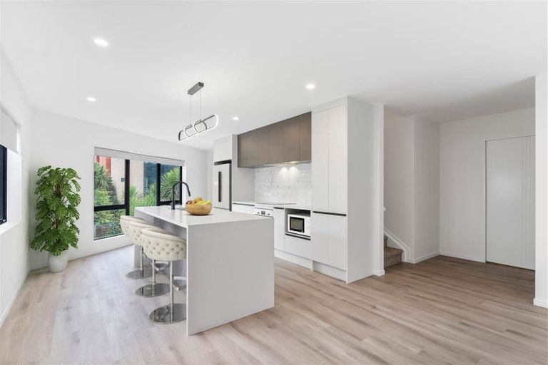 Photo of property in 10 Libby Lane, Howick, Auckland, 2010