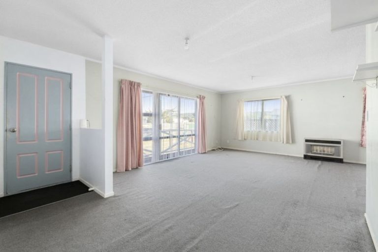 Photo of property in 20 Elizabeth Street, Moera, Lower Hutt, 5010