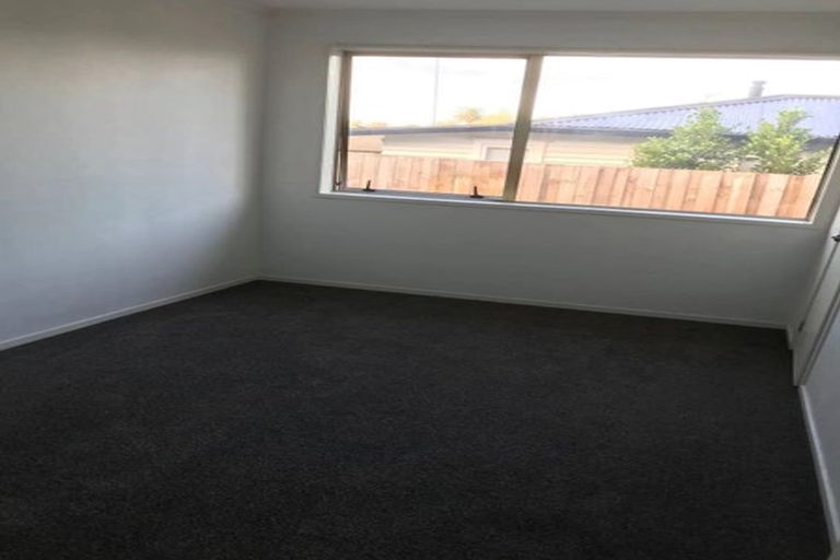 Photo of property in 217 Sturges Road, Henderson, Auckland, 0612
