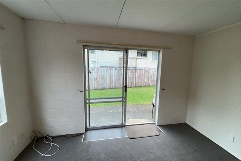 Photo of property in 31 Cumberland Street, Merrilands, New Plymouth, 4312