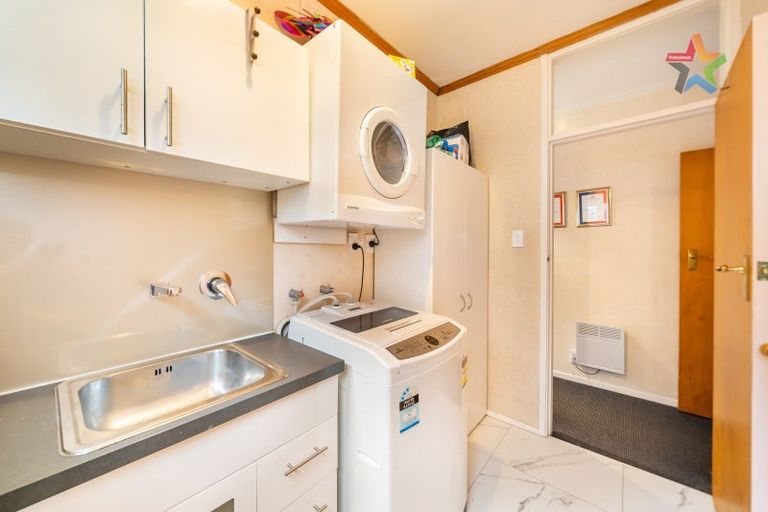 Photo of property in 10 Clematis Grove, Maungaraki, Lower Hutt, 5010