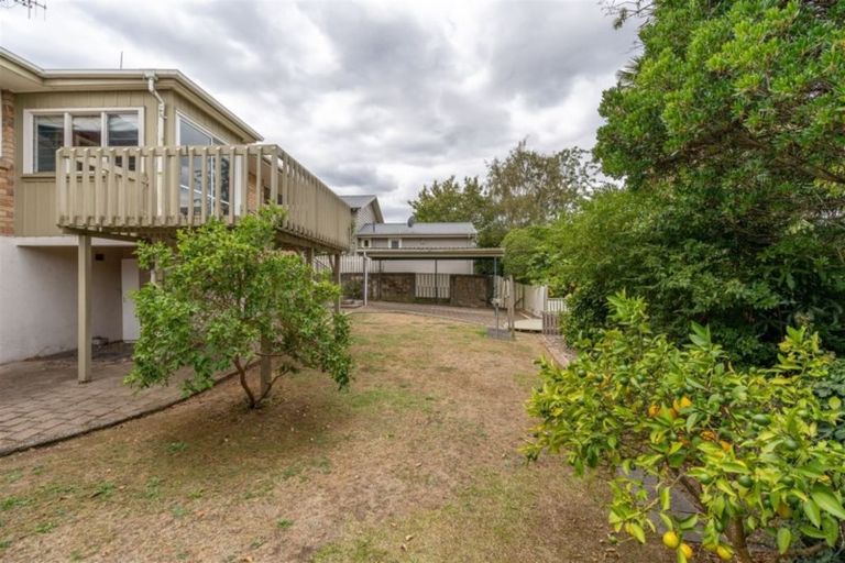 Photo of property in 35 Forest Lake Road, Forest Lake, Hamilton, 3200