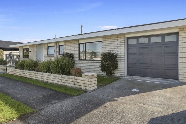Photo of property in 1/30 Whiteley Street, Moturoa, New Plymouth, 4310