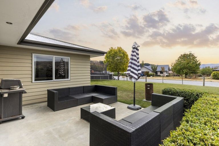 Photo of property in 2 Criffel Place, Luggate, Wanaka, 9383