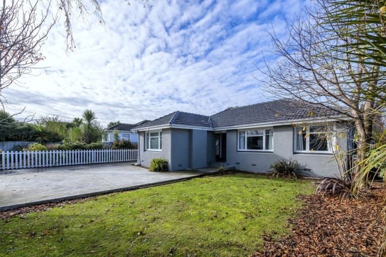 Photo of property in 106 Avonhead Road, Avonhead, Christchurch, 8042