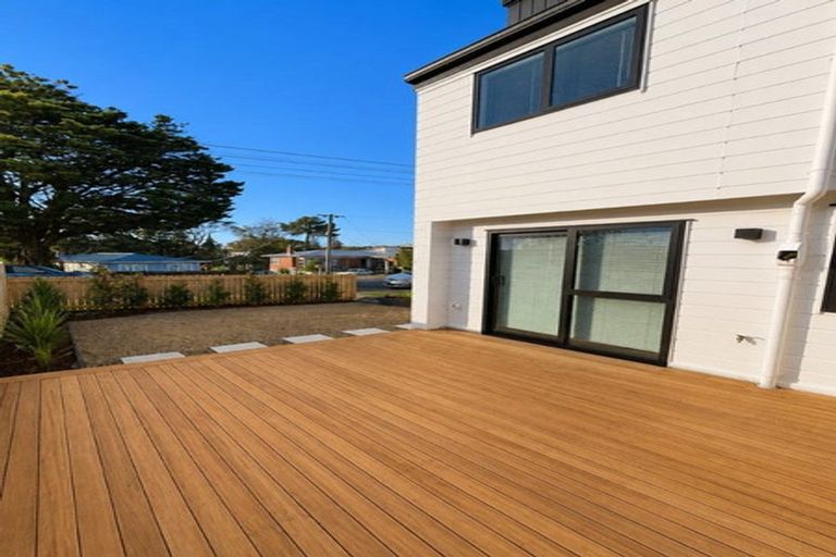 Photo of property in 1/36 Longburn Road, Henderson, Auckland, 0610