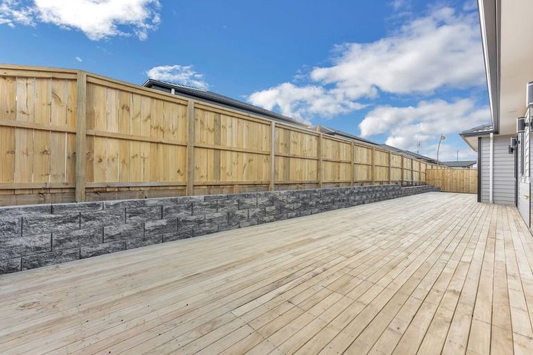 Photo of property in 23 Glenaray Crescent, Wanaka, 9305