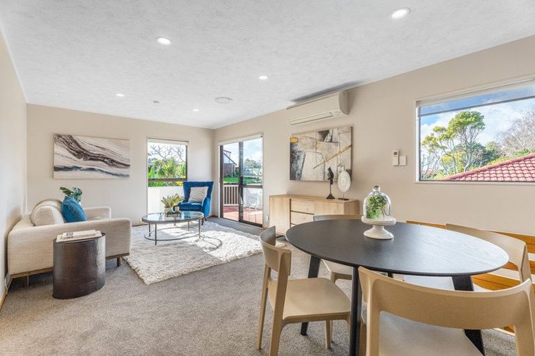 Photo of property in 11 Stevenson Way, Cockle Bay, Auckland, 2014