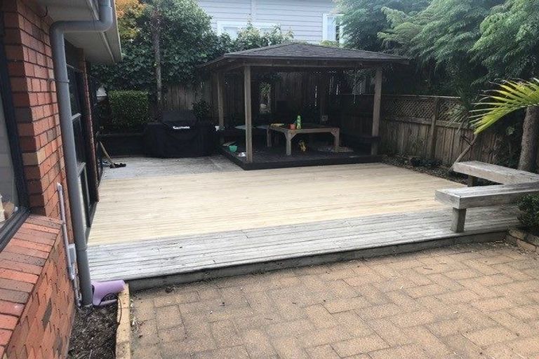 Photo of property in 2/2 Dallinghoe Crescent, Milford, Auckland, 0620