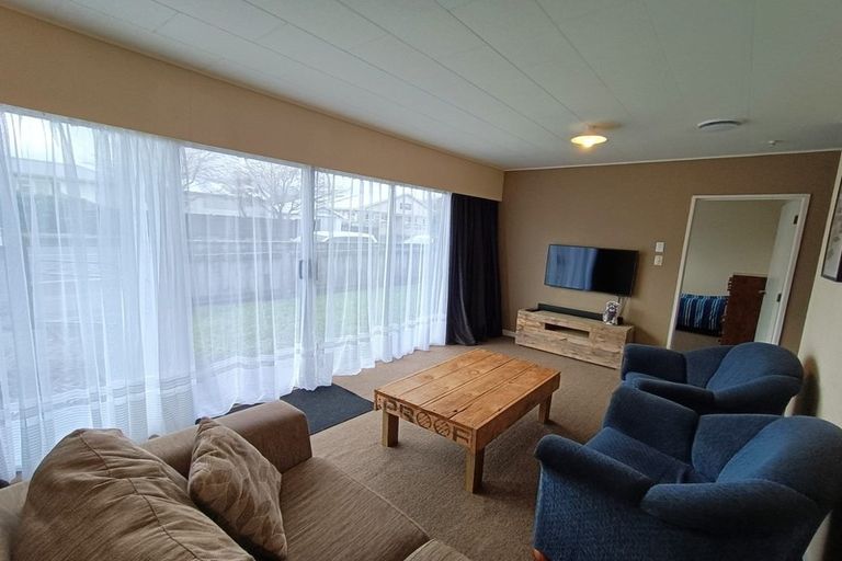 Photo of property in 2/45 Royal Street, Upper Hutt, 5018