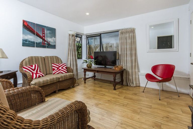 Photo of property in 850 East Coast Road, Oteha, Auckland, 0630