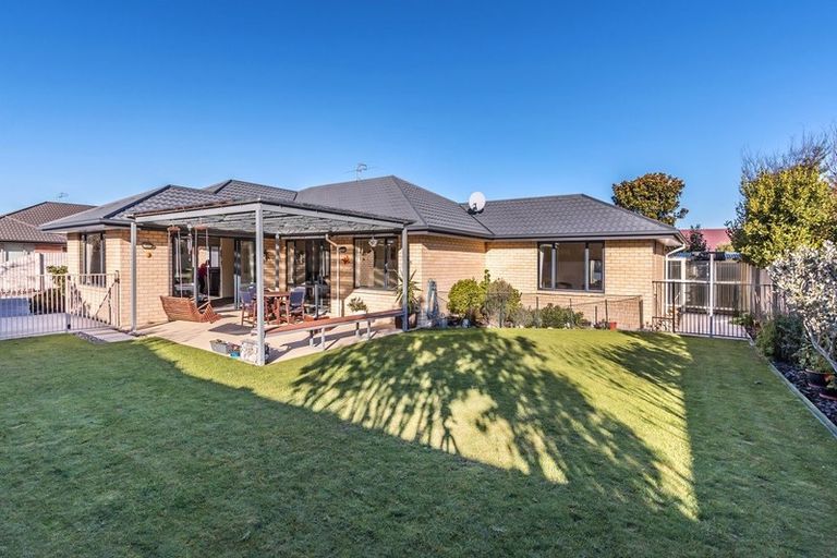 Photo of property in 8 Havana Gardens, Shirley, Christchurch, 8052