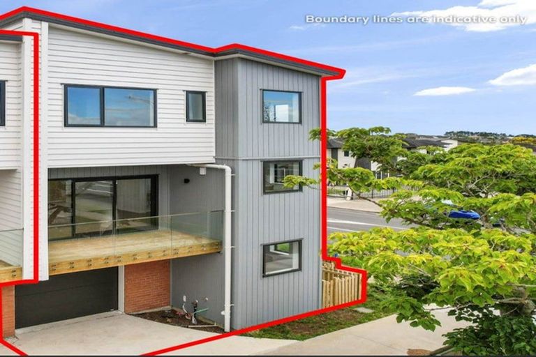 Photo of property in 723a Massey Road, Mangere, Auckland, 2022