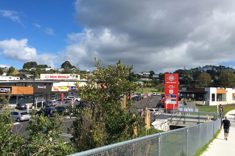 Photo of property in 8b Holiday Road, Stanmore Bay, Whangaparaoa, 0932