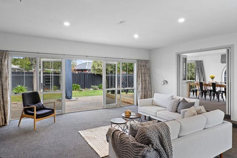 Photo of property in 22 Millcroft Place, Parklands, Christchurch, 8083