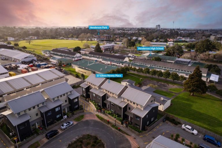 Photo of property in 37 Eileen Newey Place, Henderson, Auckland, 0612
