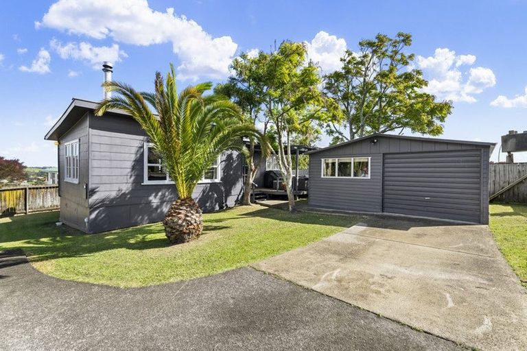 Photo of property in 2/103 Vipond Road, Stanmore Bay, Whangaparaoa, 0932