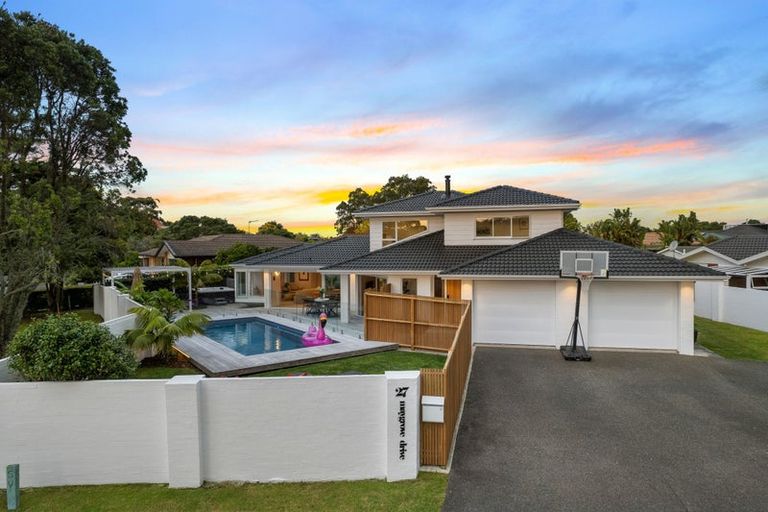 Photo of property in 27 Maygrove Drive, Orewa, 0931