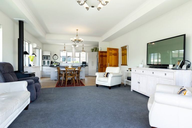 Photo of property in 10 Harbour View Heights, Picton, 7220