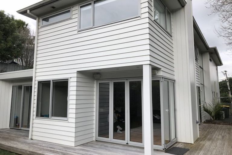 Photo of property in 17a Wyoming Avenue, Murrays Bay, Auckland, 0630