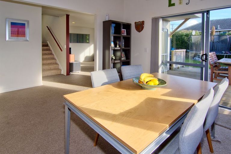 Photo of property in 33a Gilliam Street, New Lynn, Auckland, 0600