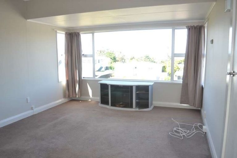 Photo of property in 130 Pioneer Road, Moturoa, New Plymouth, 4310