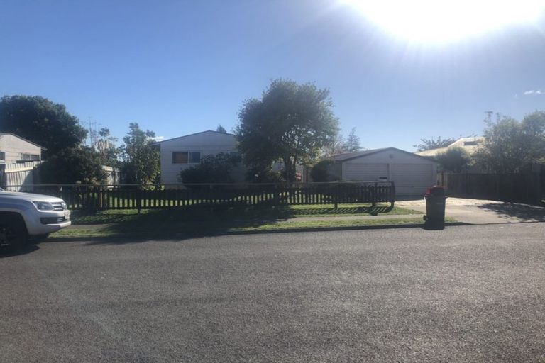 Photo of property in 11 Sequoia Crescent, Owhata, Rotorua, 3010