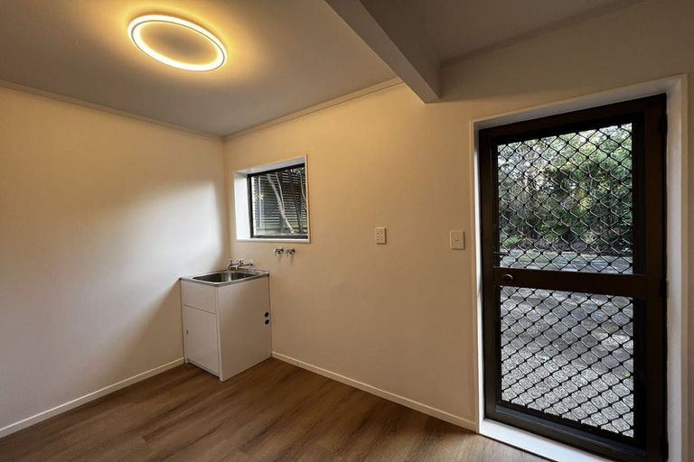 Photo of property in 4 Dalmeny Close, Murrays Bay, Auckland, 0630