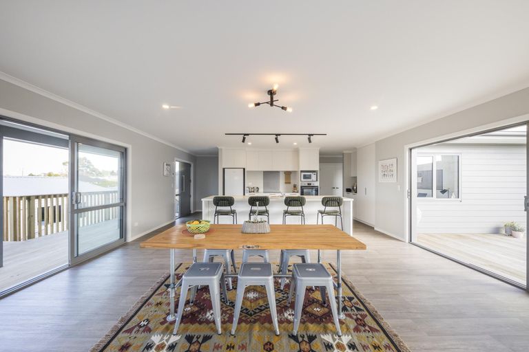 Photo of property in 15 Poplar Grove, Feilding, 4702