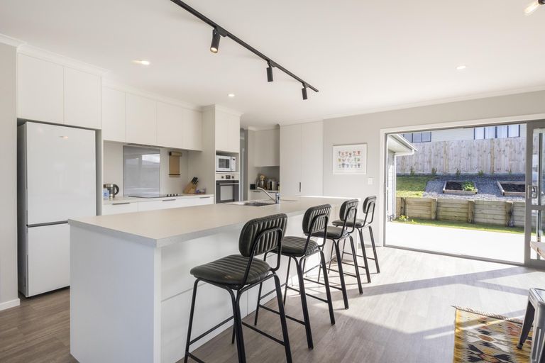 Photo of property in 15 Poplar Grove, Feilding, 4702