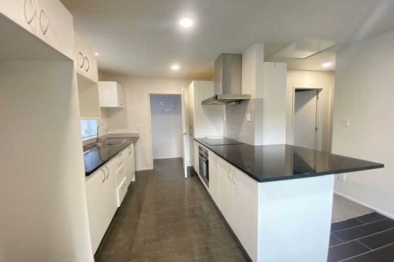 Photo of property in 20 Lisa Rise, Half Moon Bay, Auckland, 2012