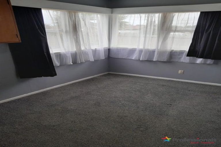 Photo of property in 7 Hallberry Road, Mangere East, Auckland, 2024