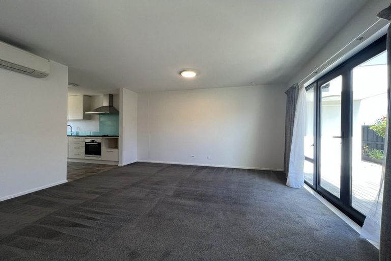 Photo of property in 2/129 Aikmans Road, Merivale, Christchurch, 8014