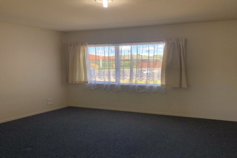 Photo of property in 10 Gerona Crescent, Hillpark, Auckland, 2102