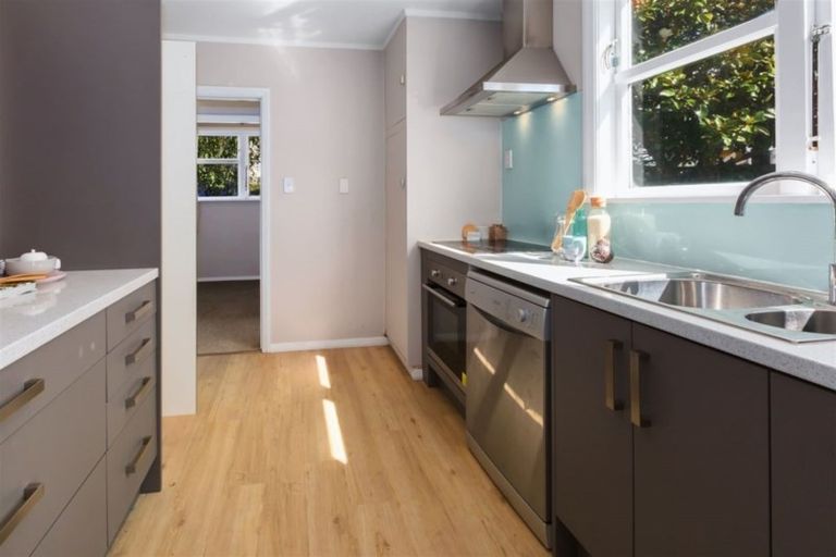 Photo of property in 2 Bedford Street, Cannons Creek, Porirua, 5024