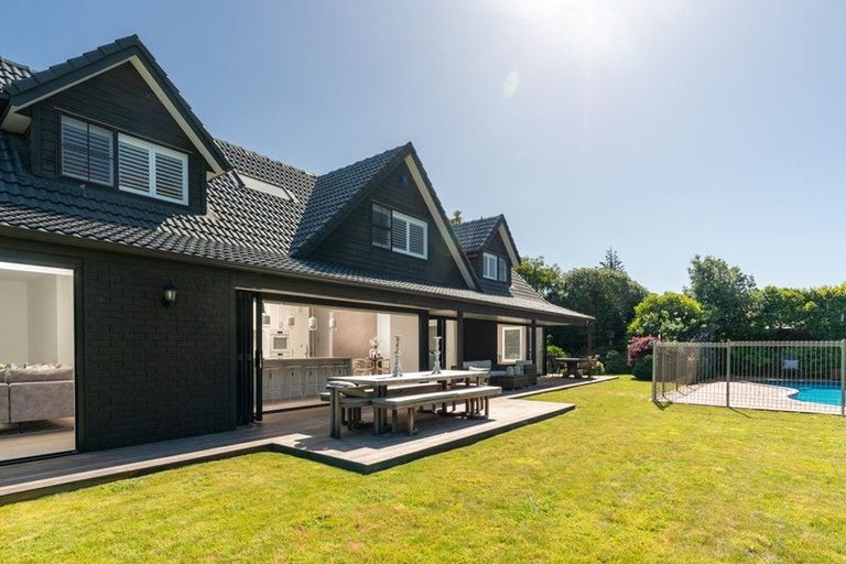 Photo of property in 5 Lavinia Grove, Waikanae Beach, Waikanae, 5036