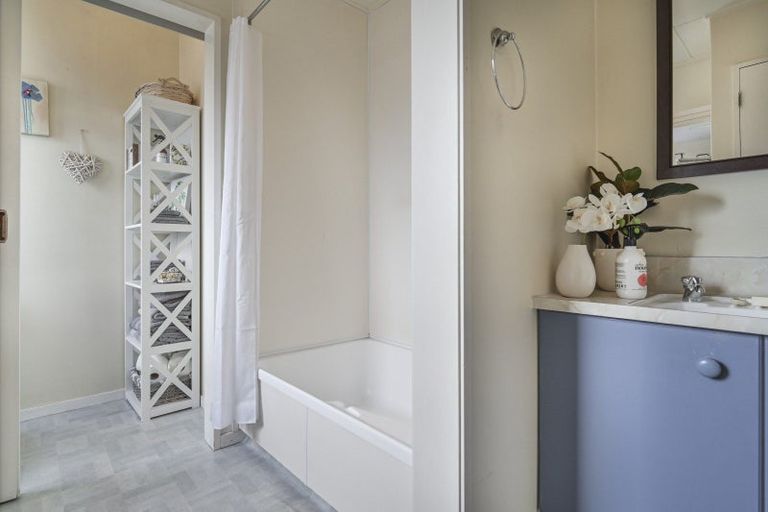 Photo of property in 205 Pattison Road, Akina, Hastings, 4122