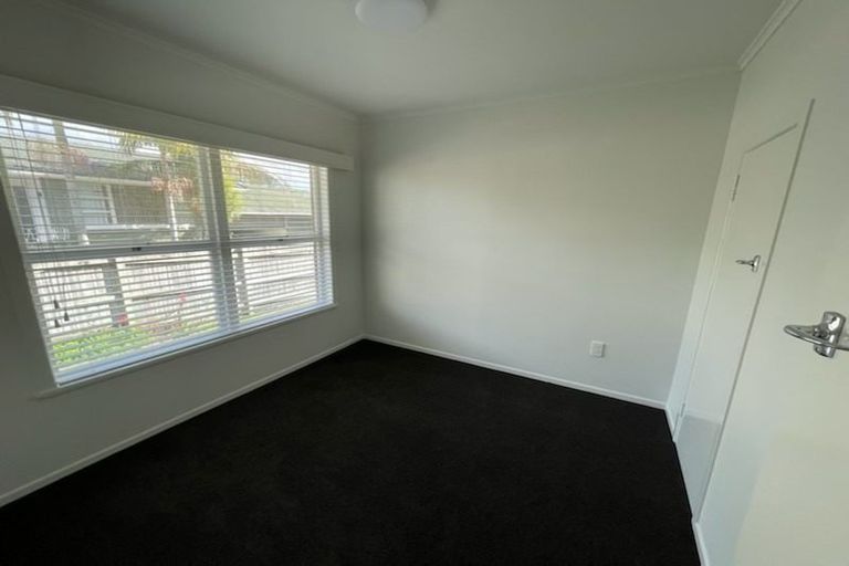 Photo of property in 2/13 Dodson Avenue, Milford, Auckland, 0620