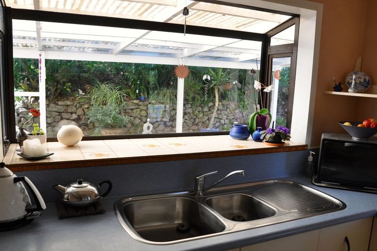 Photo of property in 122 Athenree Road, Athenree, Katikati, 3177