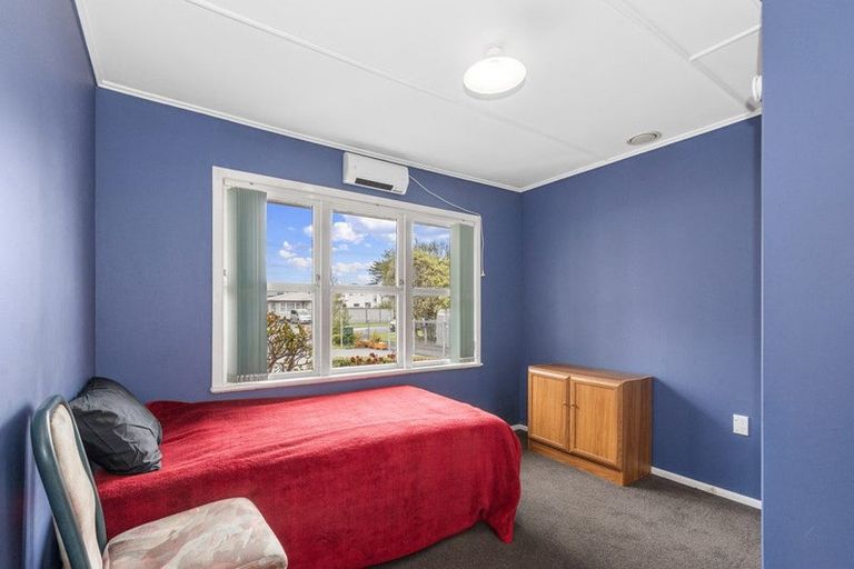 Photo of property in 83 Sturges Road, Henderson, Auckland, 0612